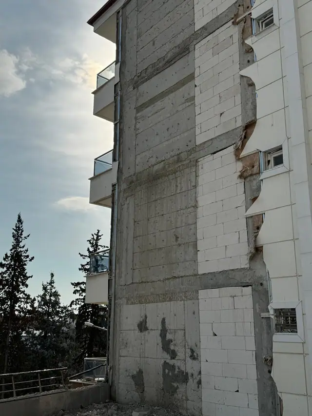 Meva1 Mühendislik sahasından kare 10 — bina güçlendirme ve kentsel dönüşüm çalışmaları