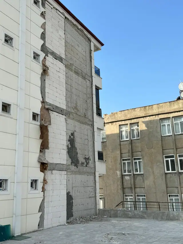 Meva1 Mühendislik sahasından kare 11 — bina güçlendirme ve kentsel dönüşüm çalışmaları